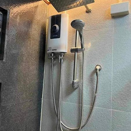 Millennium Plaza Hotel マカティ エクステリア 写真